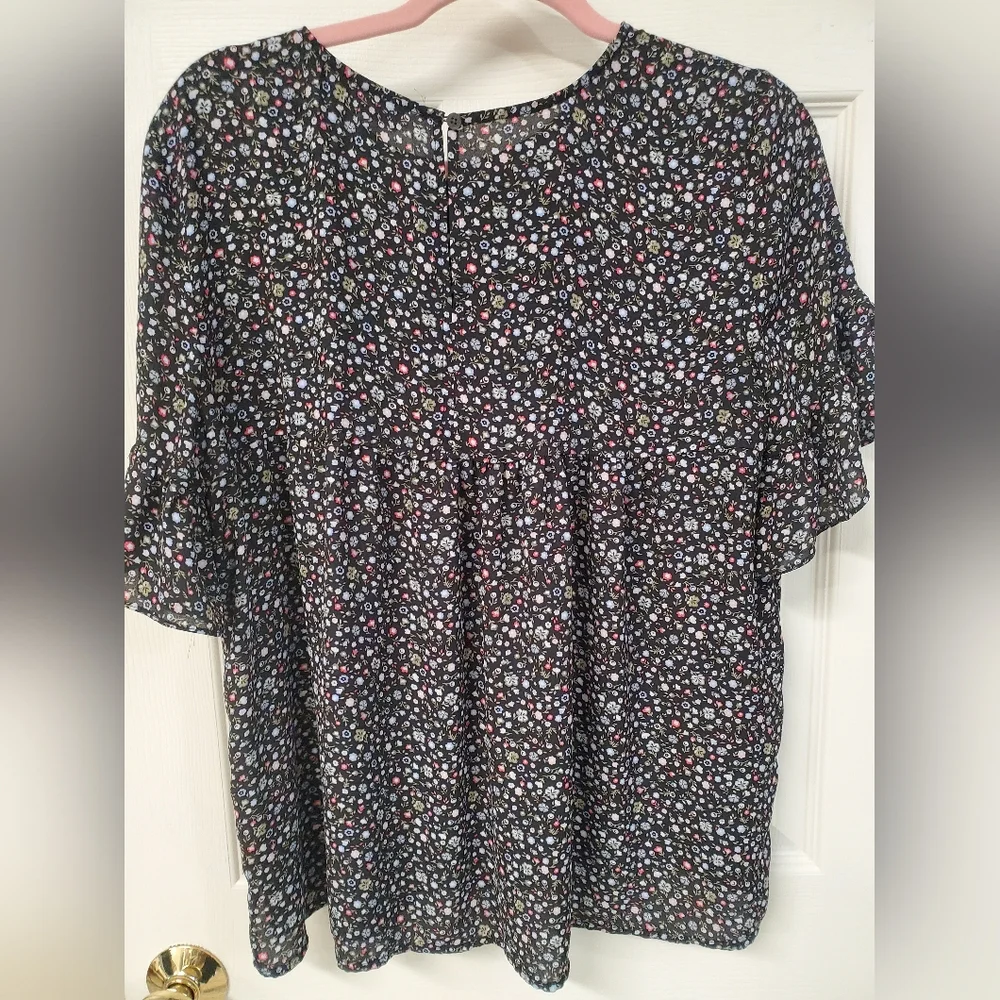 Loft Flutter Cap Sleeves - Picture 3 of 6
